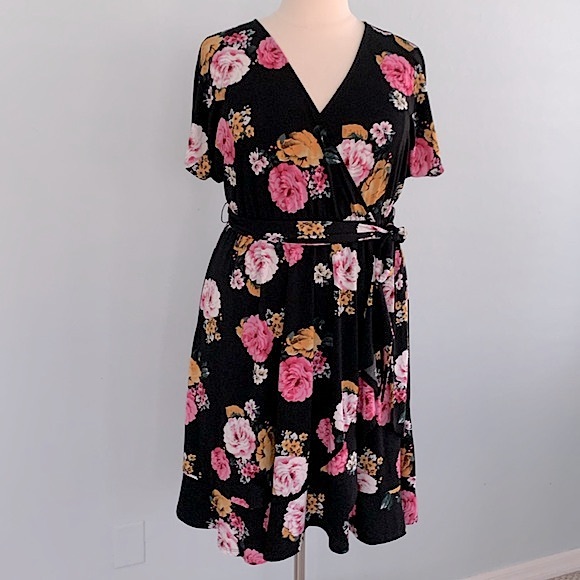 Torrid Floral Stretch Crepe Faux Wrap Dress - Picture 5 of 16